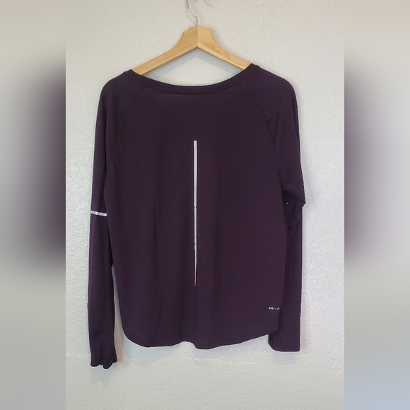 💚5/$25 Nike Dri-Fit Running Purple Reflective Long Sleeve Top Thumb Hole Medium - Picture 7 of 9
